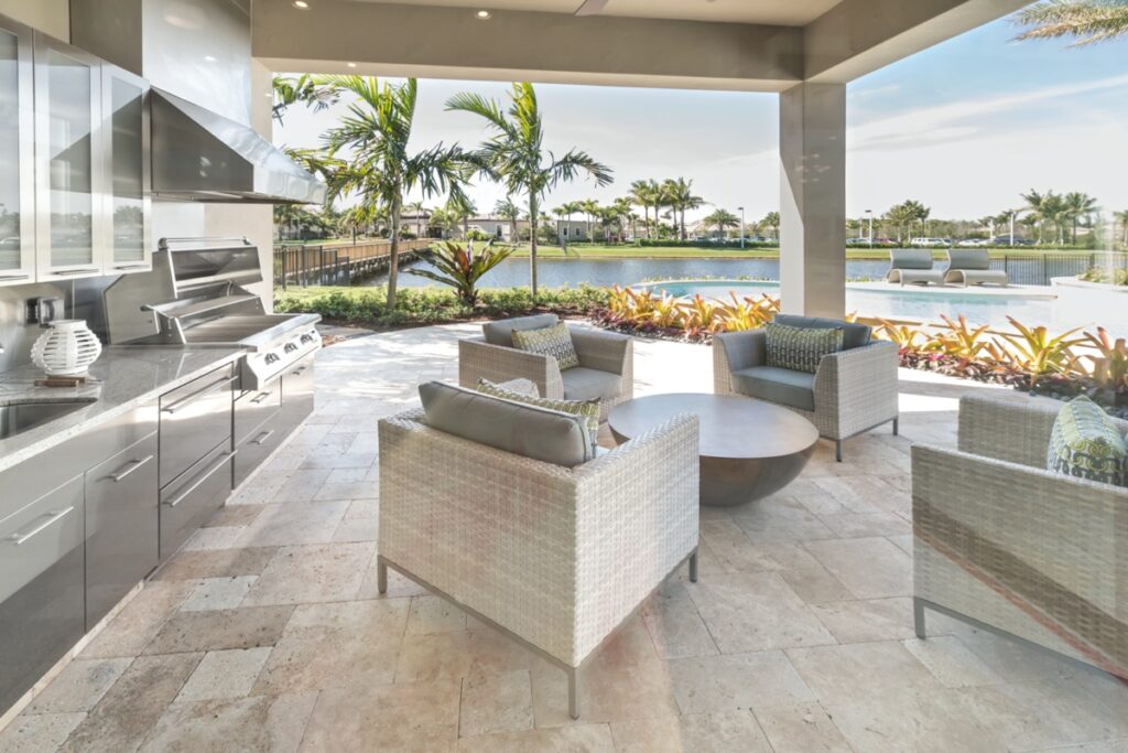 Luxury Kitchen - Outdoor Modern
